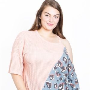 New Junior's Boutique Blue/peach cheetah cold shoulder top